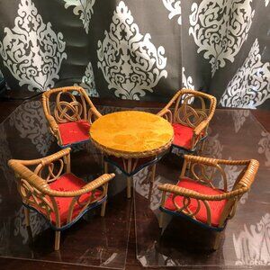 Vintage miniature/doll house furniture